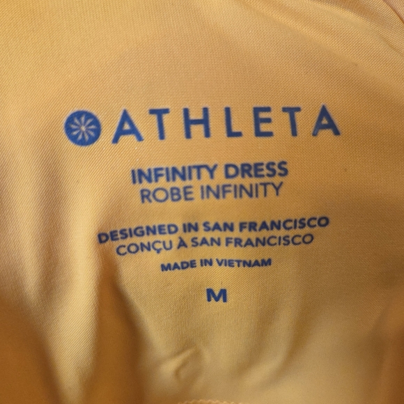 ●NWT● Athleta Women's Bright Yellow Slip Dress - Size Medium - Picture 5 of 8